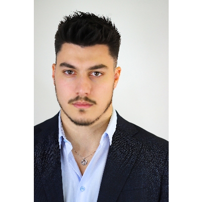 Collier en or blanc 18 carats avec pendentif rose des vents et diamants