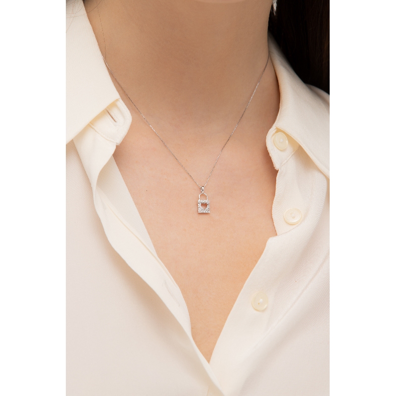 Collier en or blanc 18k avec pendentif cadenas et coeur