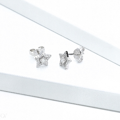 Boucles d’oreilles étoile en or blanc 18 carats avec diamants