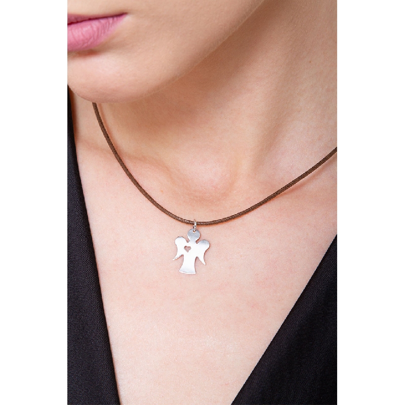 Pendentif en or blanc 18k un petit ange avec un cœur