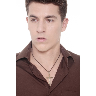 Pendentif croix en or 18 carats avec Christ