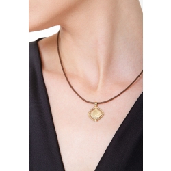 Médaille sacrée avec la Vierge et l'enfant en or jaune 18 carats. 2